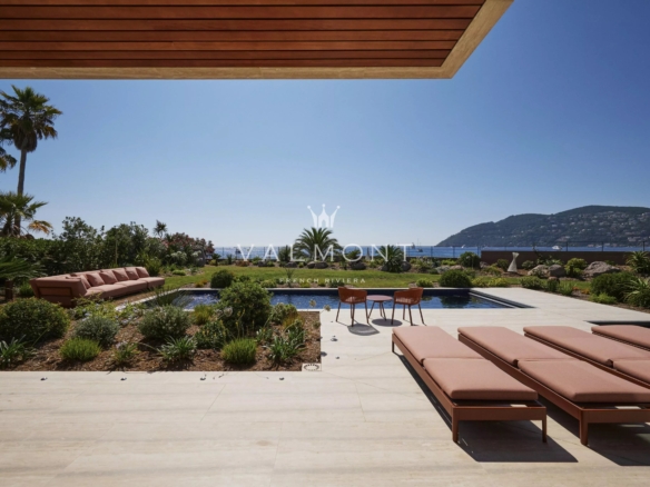 Contemporary Villa on the beach – Mandelieu la Napoule
