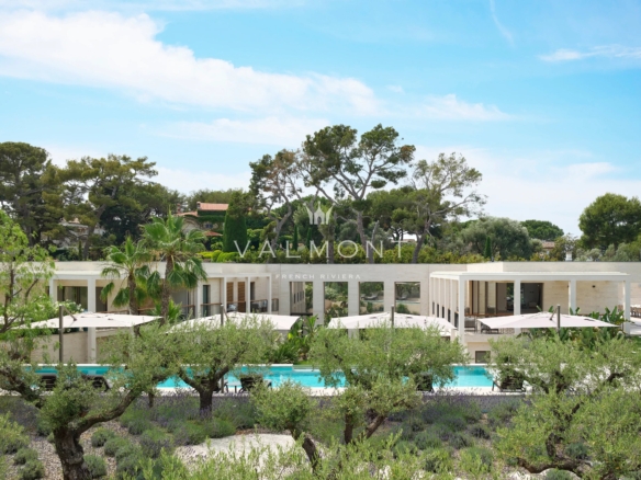 AN EXCEPTIONAL PRIVATE ESTATE IN CAP D’ANTIBES