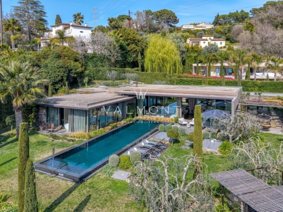 Contemporary 5 bedroom villa in Mougins
