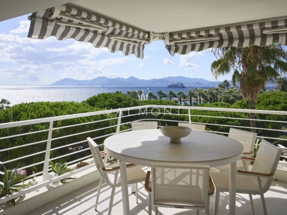 Luxurious 3 bedrooms Palm Beach