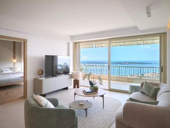 Panoramic sea view apartment Cannes Bay