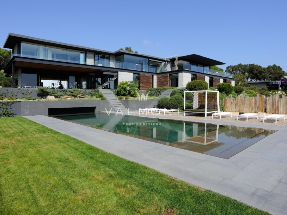 Luxury 6-bedroom villa for rent Les Parcs Saint-Tropez
