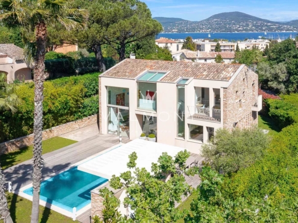 Luxury 4 Bedroom Saint-Tropez Villa