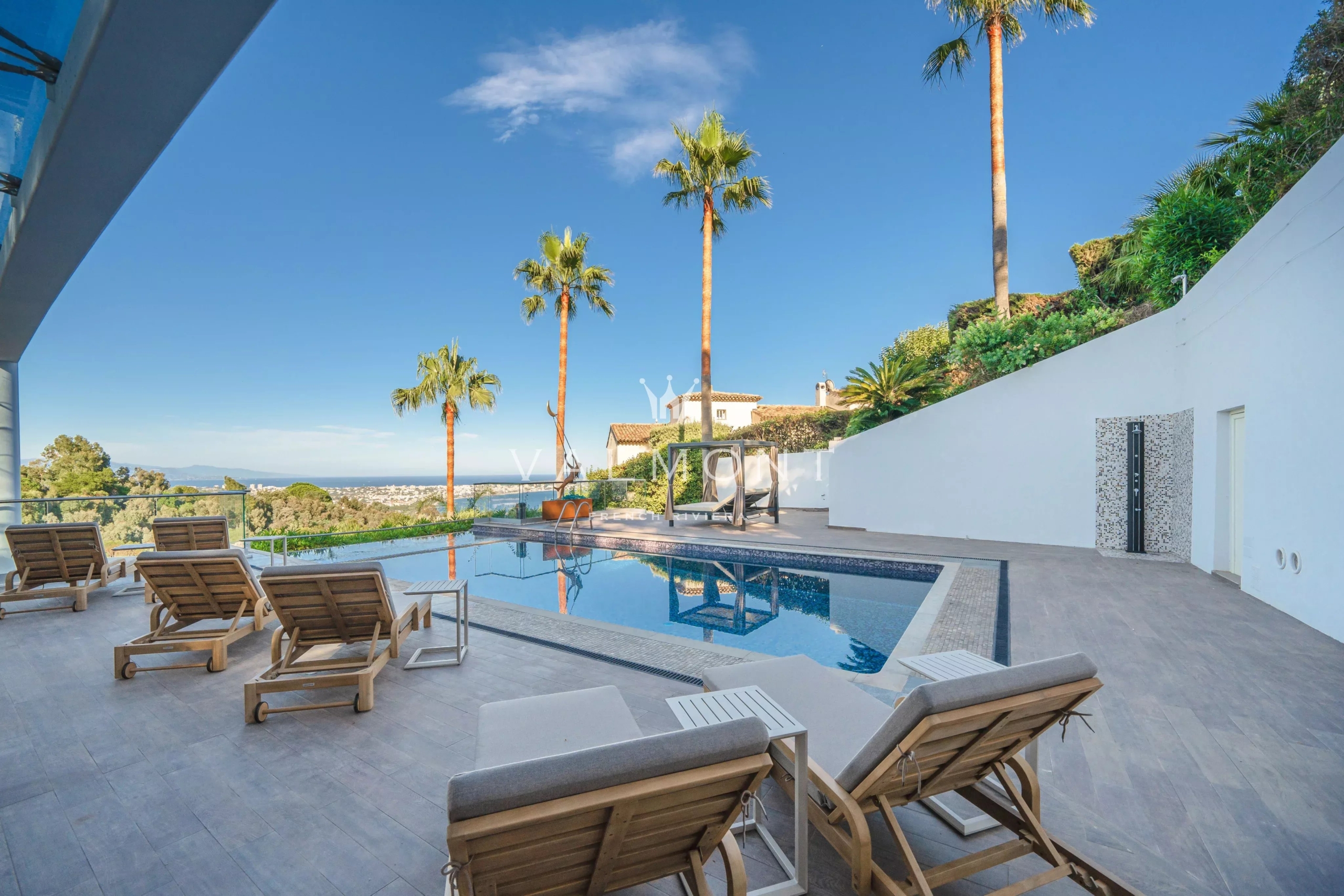 1b912b650d4d3449f9c19c5ee432a29b_25794e1a51_4096-original-84870-0.jpg Exceptional contemporary villa near Cannes