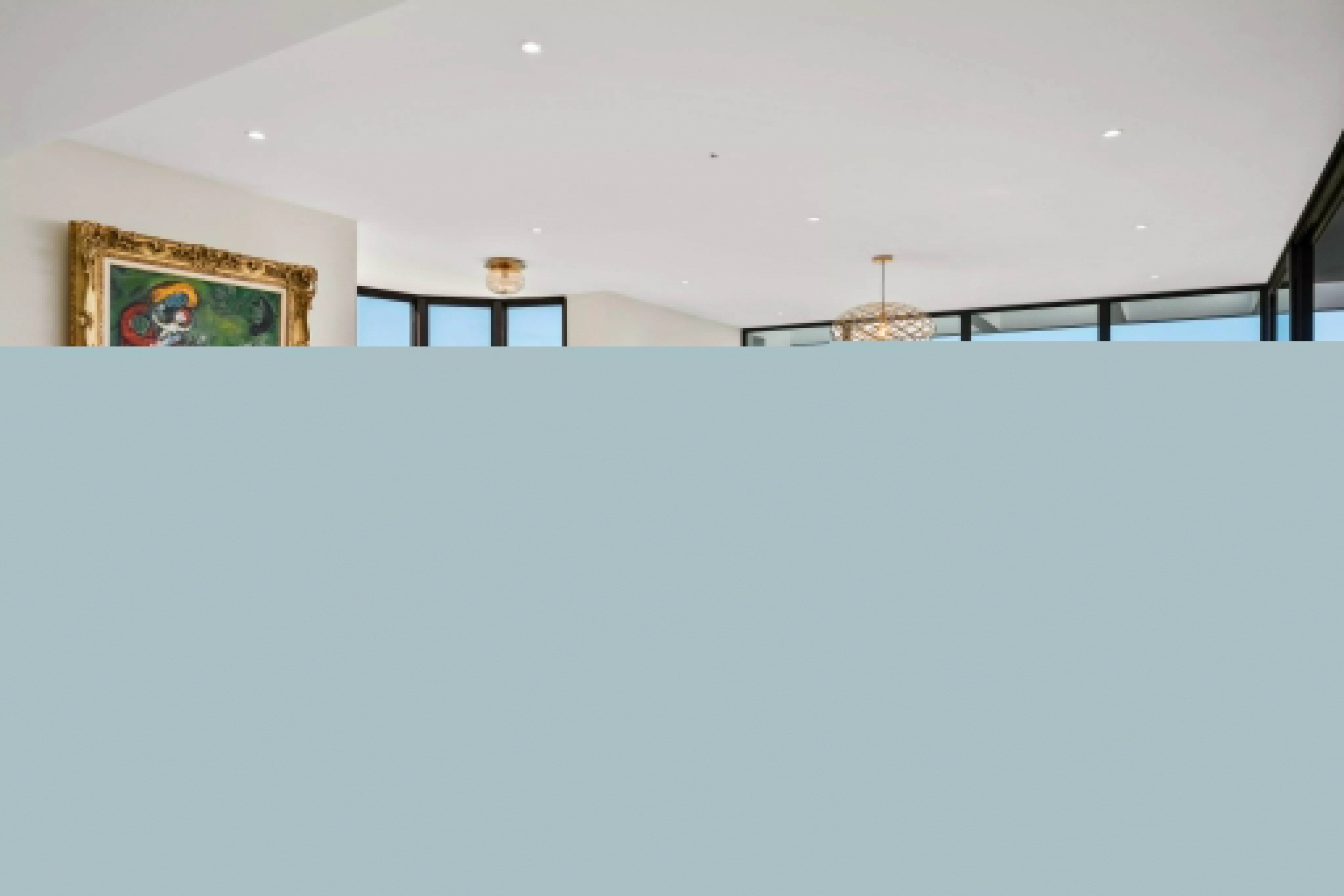 71ac3a5b5edfd574662e0fc8efd7e7c0_300059726b_4096-original-84870-0.jpg Exceptional contemporary villa near Cannes