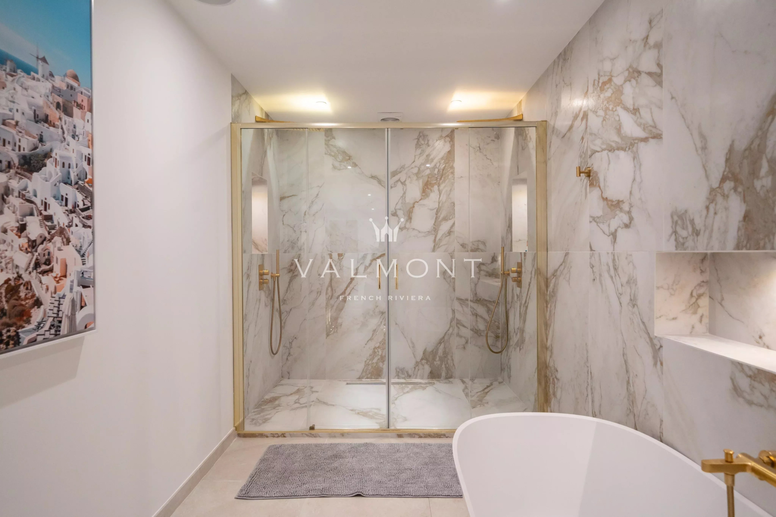 b06e626b8a8490bfc990b1bc8e725ac0_cdd327483a_4096-original-84870-0.jpg Exceptional contemporary villa near Cannes