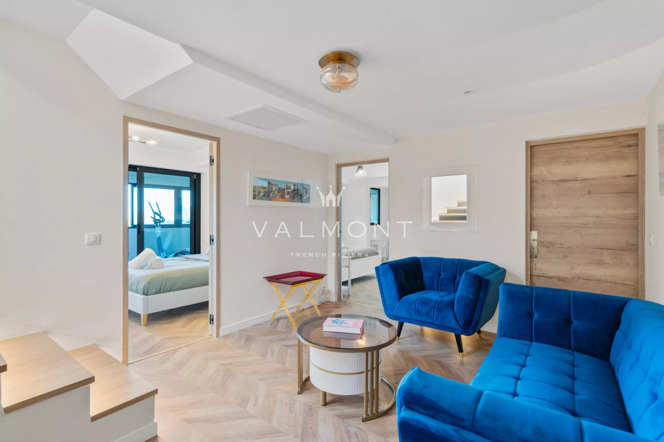 b384b64eb77e7e1e07864afbfa670596_f3bd2ee0b7_4096-original-84870-0.jpg Exceptional contemporary villa near Cannes