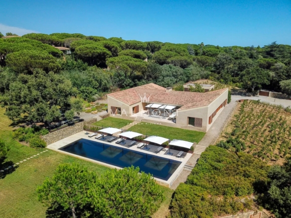 Contemporary villa Les Parcs Saint-Tropez