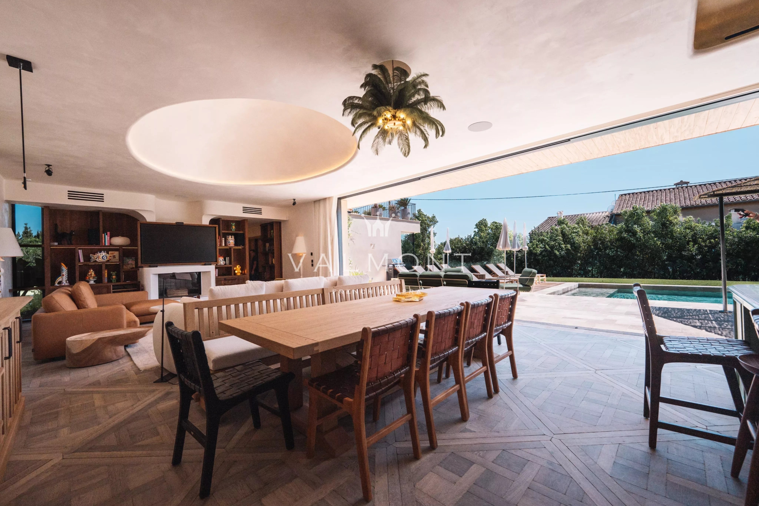 cfb79fe0f494ef56a292357c5dfa6b4e_0cecc6637f_4096-original-85522-0.jpg Villa néo-provençale flambant neuve de 5 chambres à Ramatuelle