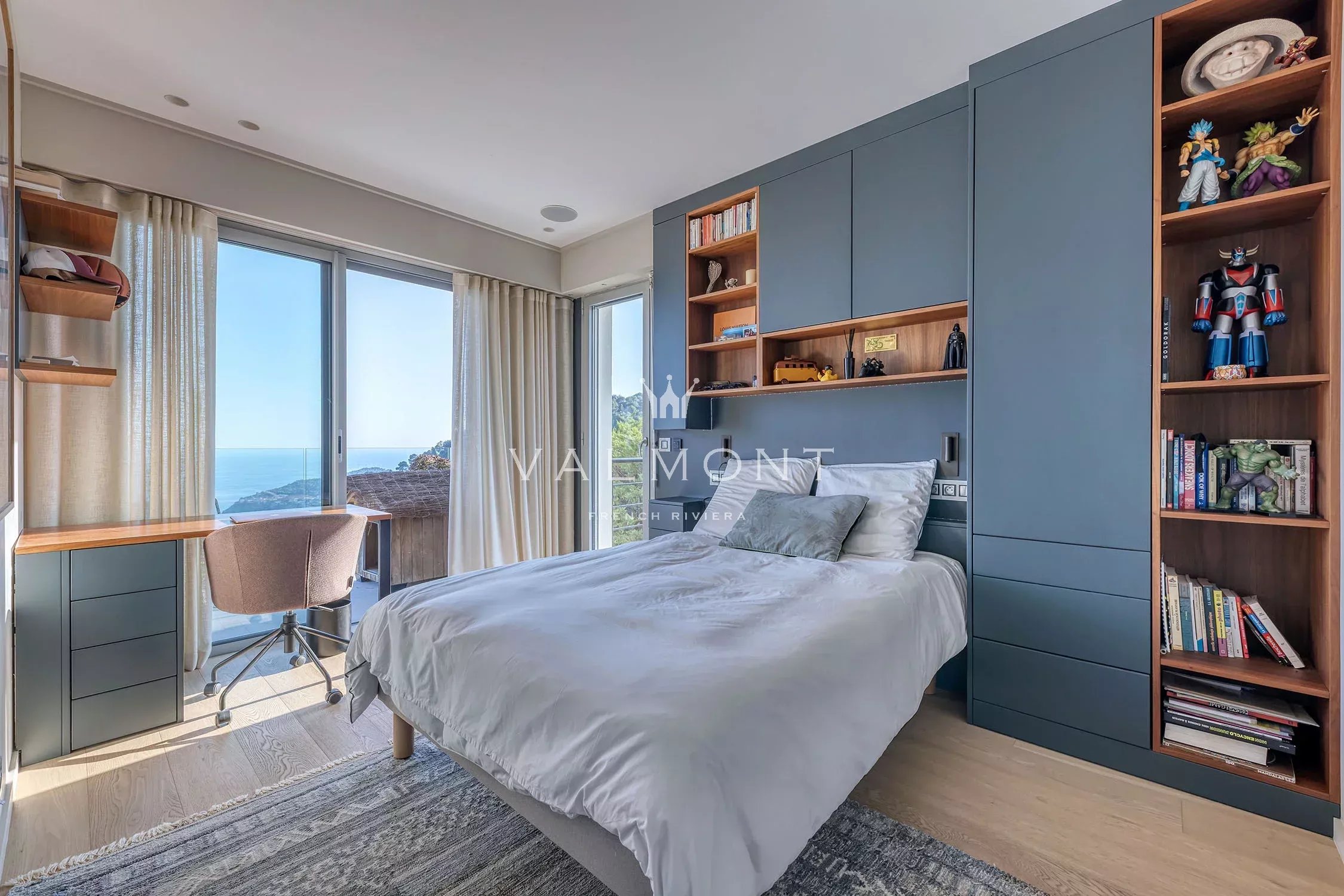 Contemporary Villa with Panoramic Sea Views in Villefranche-sur-Mer
