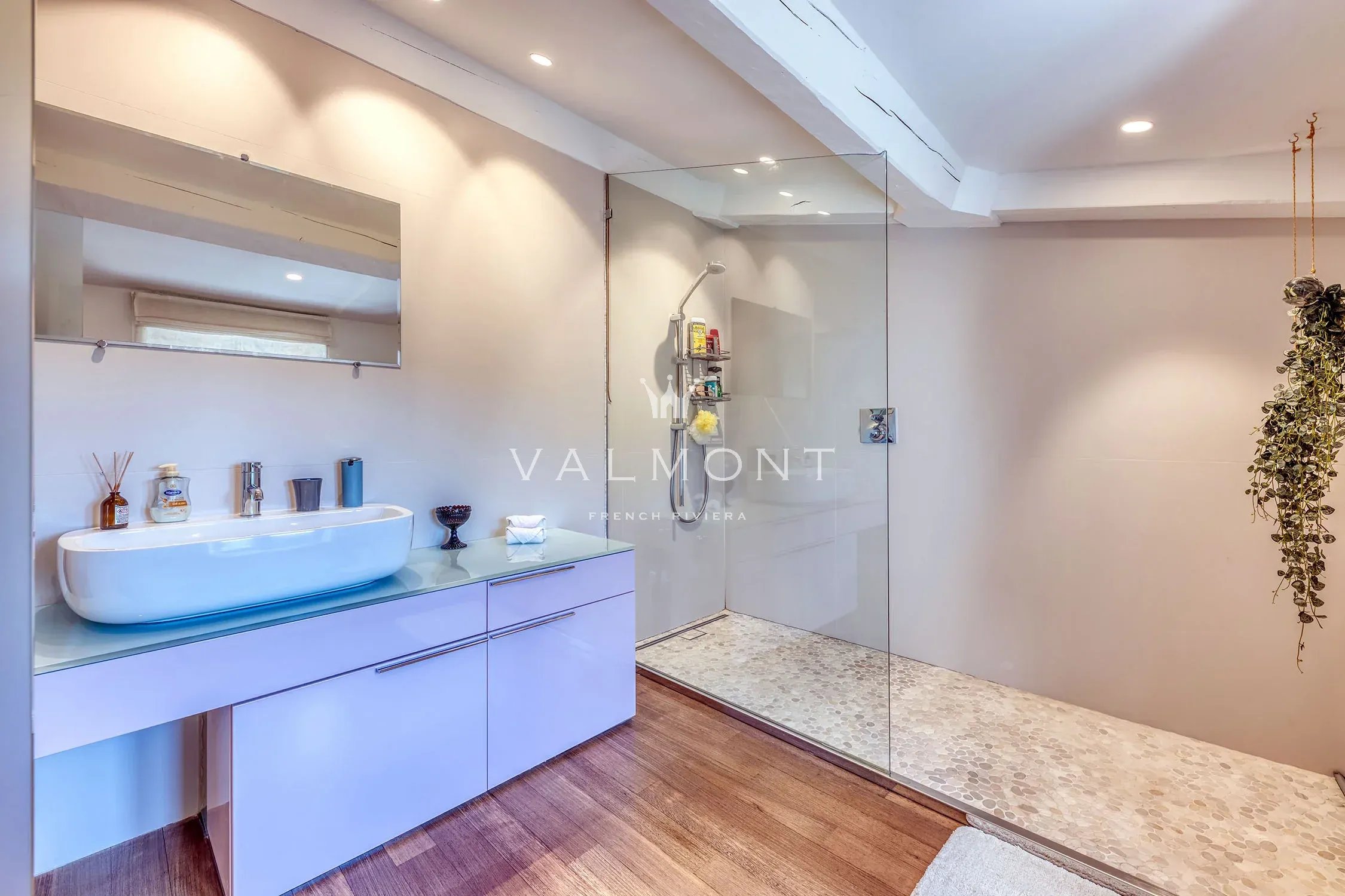 29ed55508124b1a6e863fcb4242ceed8_e517ae84e0_2250-original-101281-0.jpg Exceptional Manor in Callian with High-End Amenities