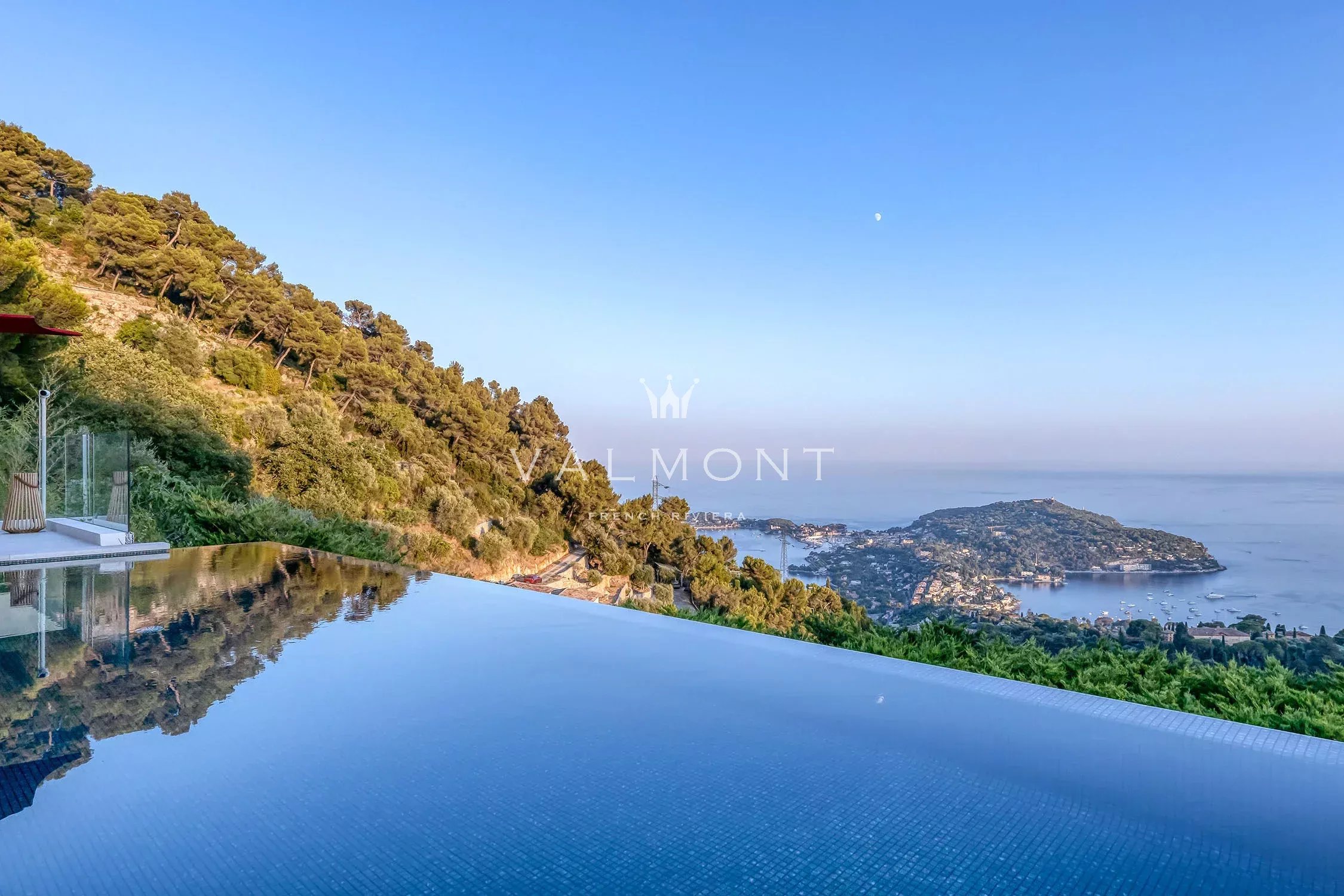 Contemporary Villa with Panoramic Sea Views in Villefranche-sur-Mer