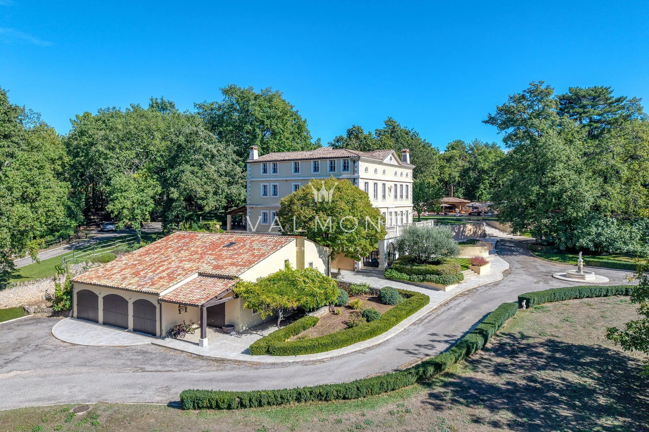 58a6f25b9e29ed89e5348e0de739c90a_c42e9ca685_2250-original-101281-0.jpg Exceptional Manor in Callian with High-End Amenities