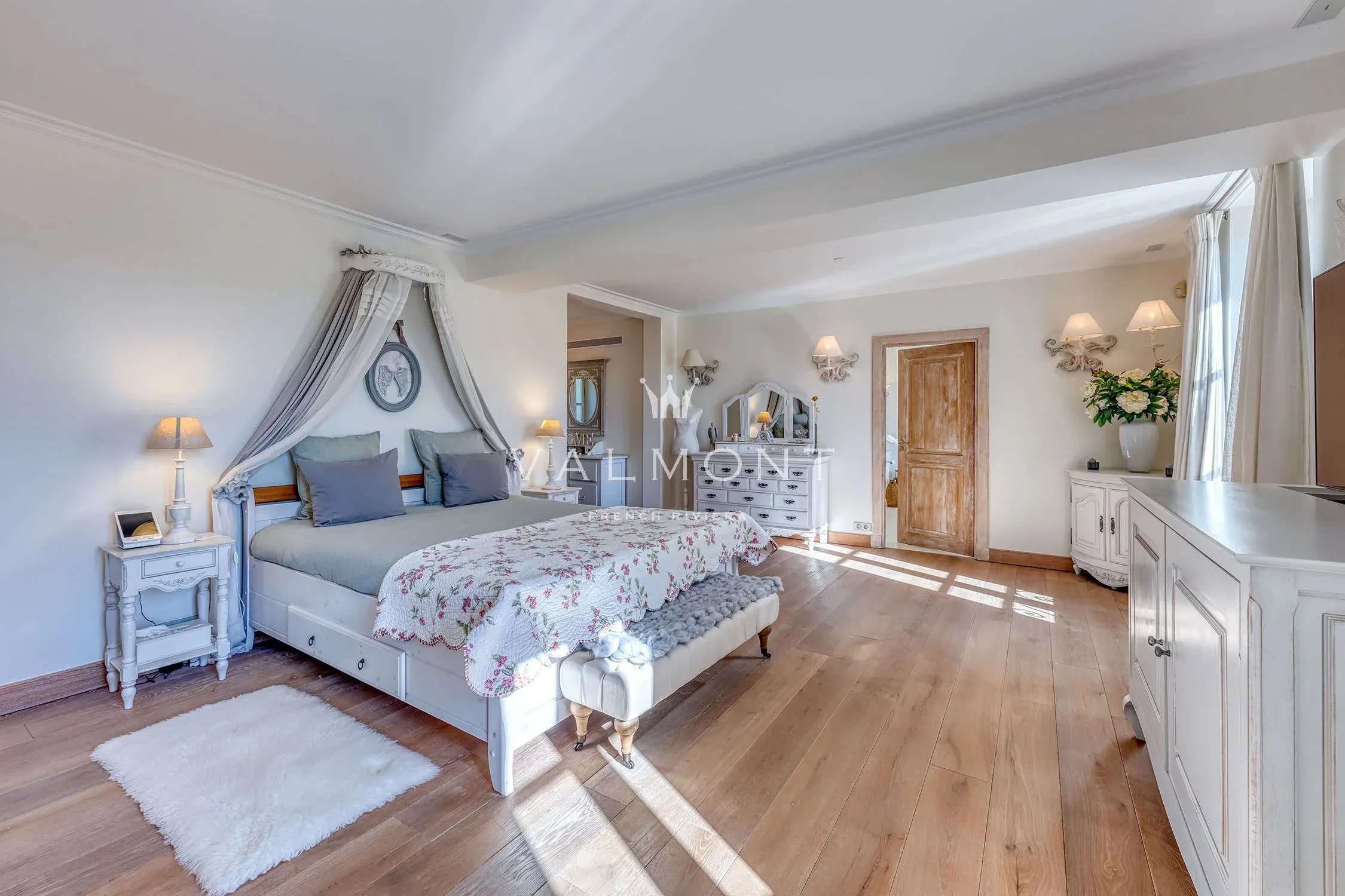 5ba3f3b38aca55f1b6b6b6588248ce27_9420b91dd8_2250-original-101281-0.jpg Exceptional Manor in Callian with High-End Amenities