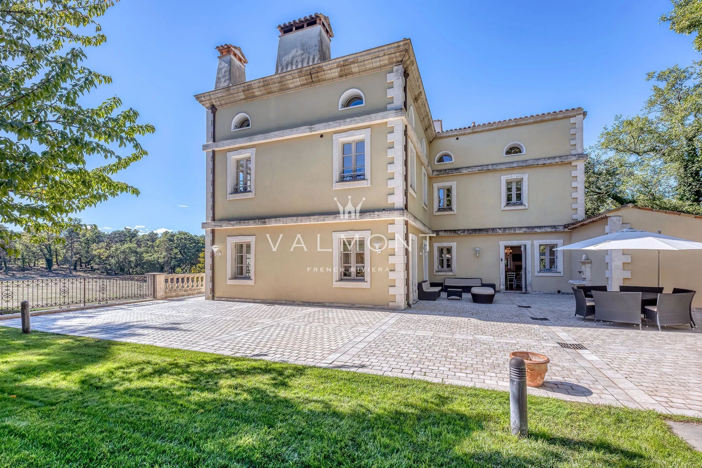 5bb9682bcf250ecf3f08803276dbaa06_d6cb894218_2250-original-101281-0.jpg Exceptional Manor in Callian with High-End Amenities