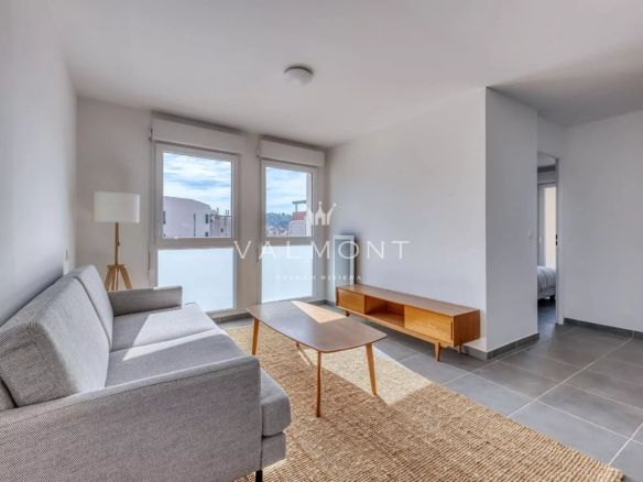 2-bedroom apartment with terrace