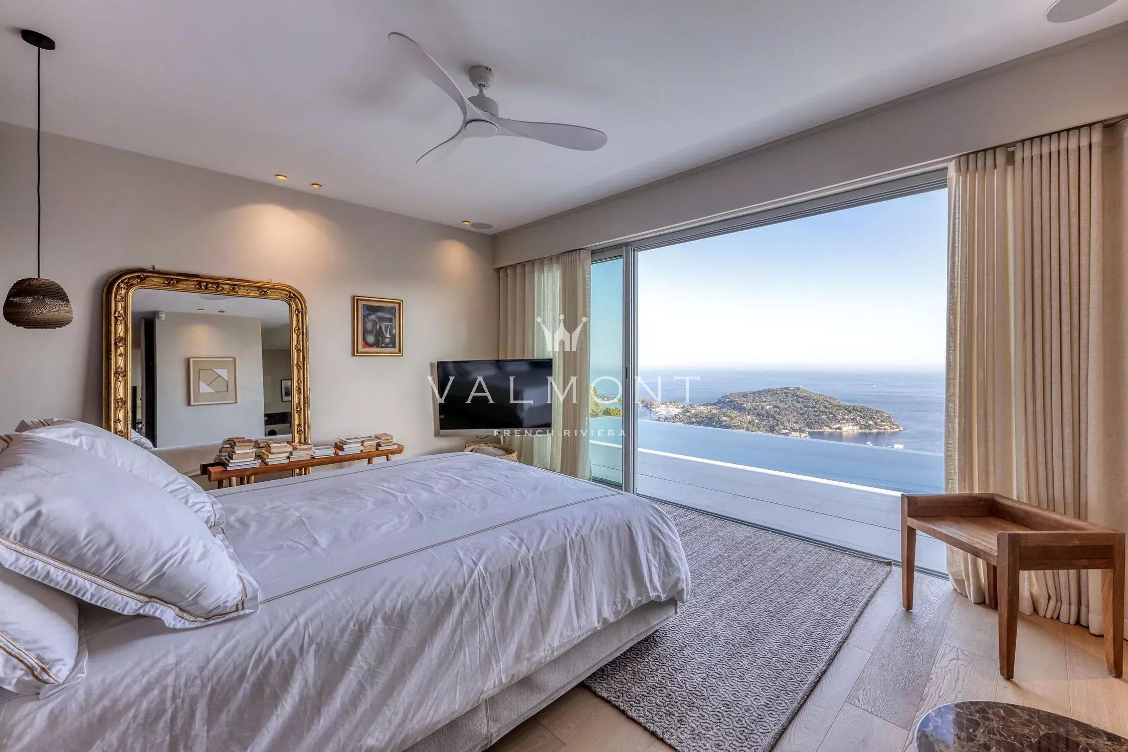Contemporary Villa with Panoramic Sea Views in Villefranche-sur-Mer