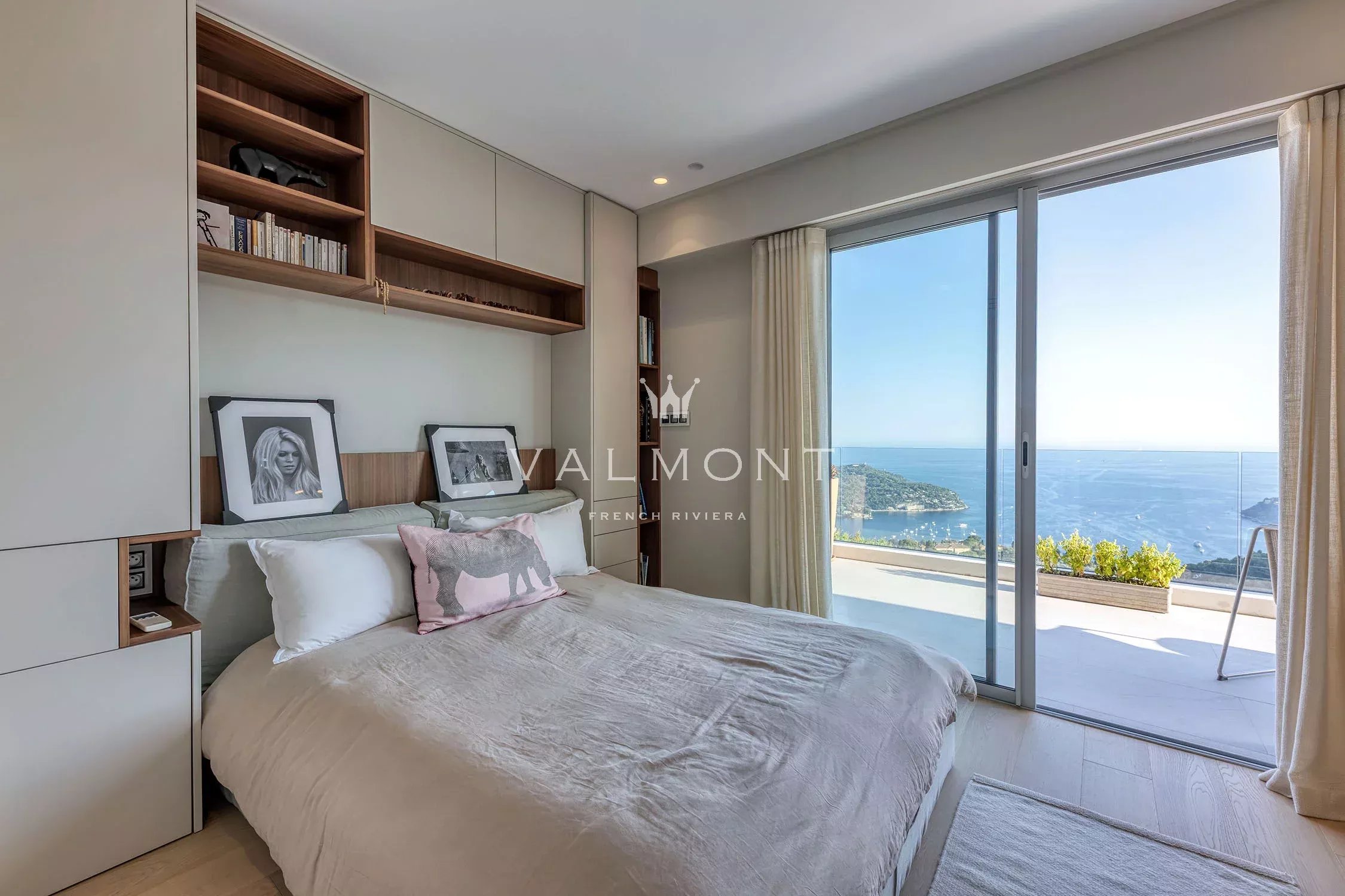 Contemporary Villa with Panoramic Sea Views in Villefranche-sur-Mer