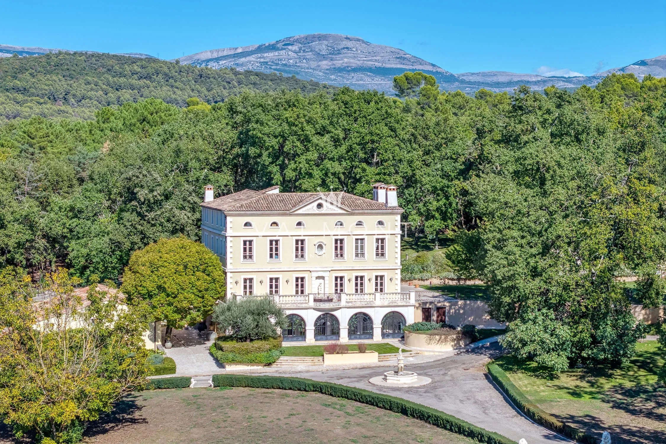 aae5ee0e890edb5b79e3530628f2e2a7_3ca2960bd0_2250-original-101281-0.jpg Exceptional Manor in Callian with High-End Amenities