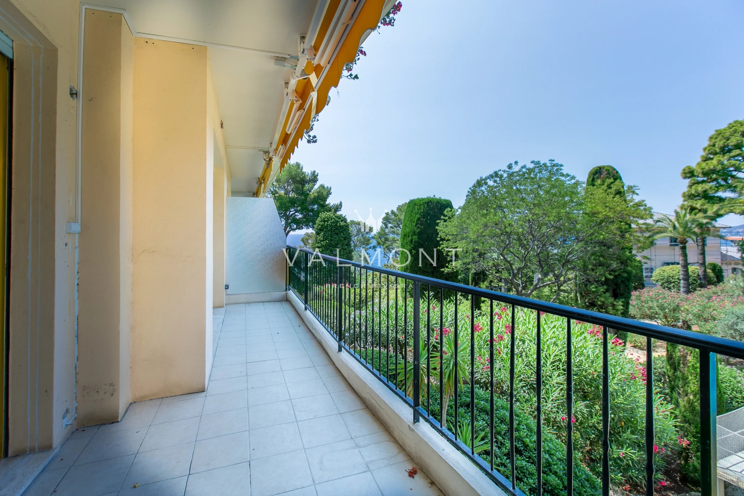 21a32e8d510bbbd741beae21712da5da_f0e742cca1_4095-original-101605-0.jpg CAP D’AIL – Appartement 3 pièces rénové – Terrasse