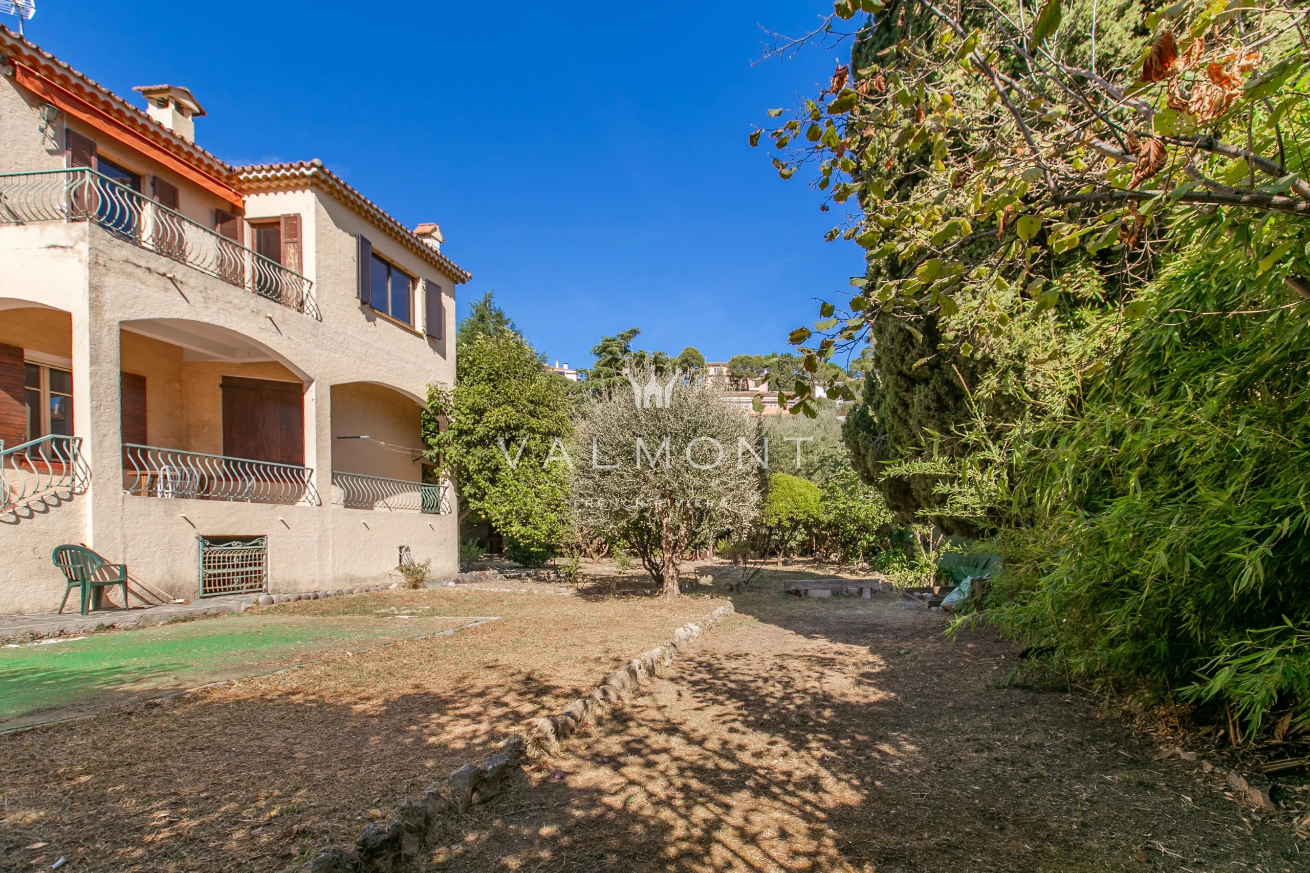 2522e20ebd4df5ebfa436d2dda4ed1b3_e5f03b06d7_4095-original-101593-0.jpg Villefranche-sur-Mer – Villa Provençale à rénover