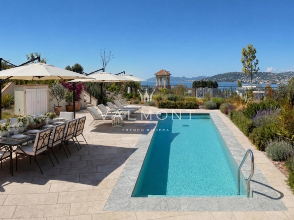 Duplex d’exception en rez-de-jardin avec piscine