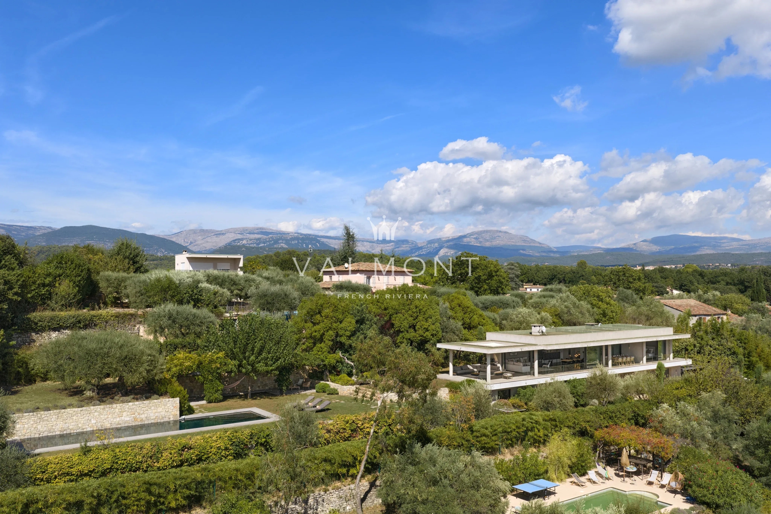 47998f23638ea2d56cb1b56f38283bc4_7505575666_4096-original-101346-0.jpg Contemporary villa in Montauroux with swimming pool and high-end amenities