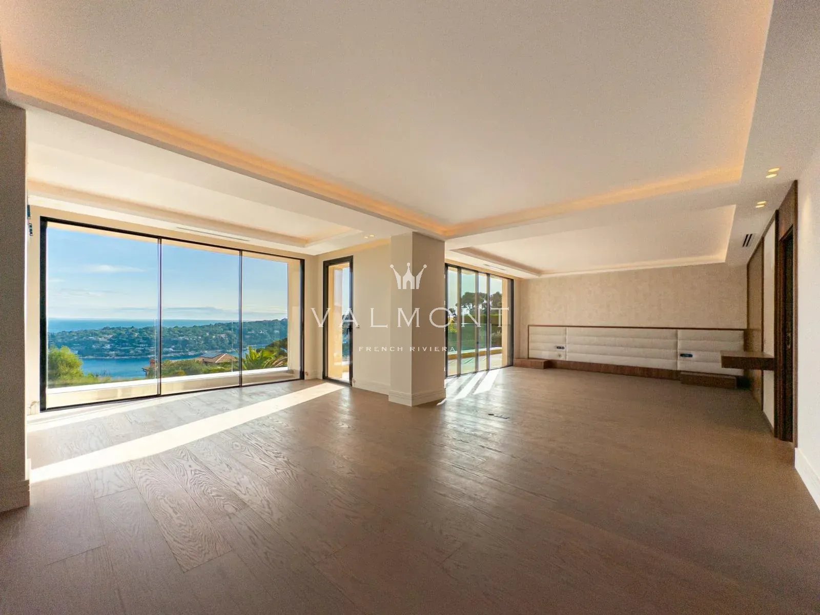 Villa contemporaine à Nice avec vue mer et piscine