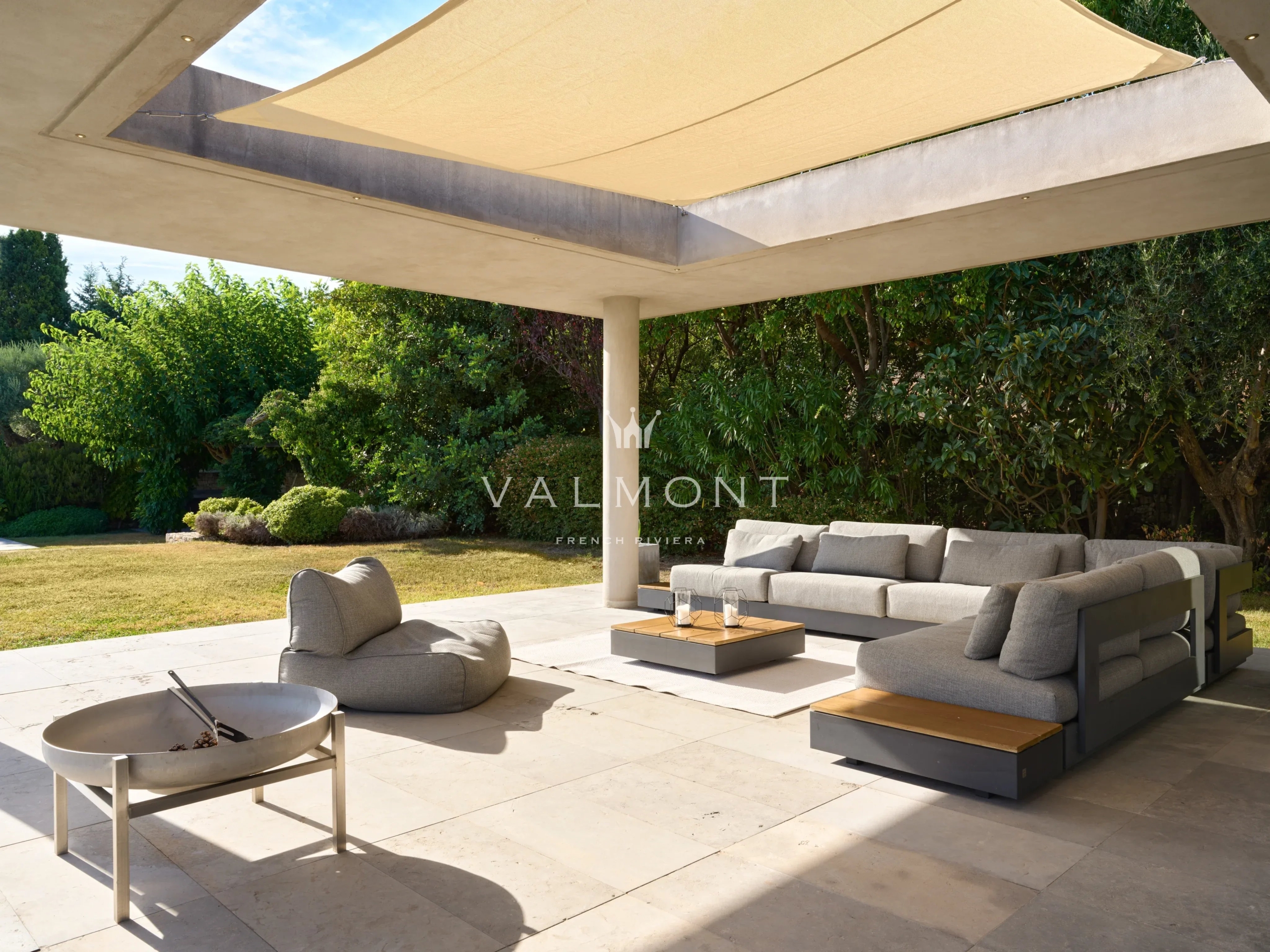 5295736d296ed1d936d6f86aff223a12_2a6a150b19_4096-original-101346-0.jpg Contemporary villa in Montauroux with swimming pool and high-end amenities