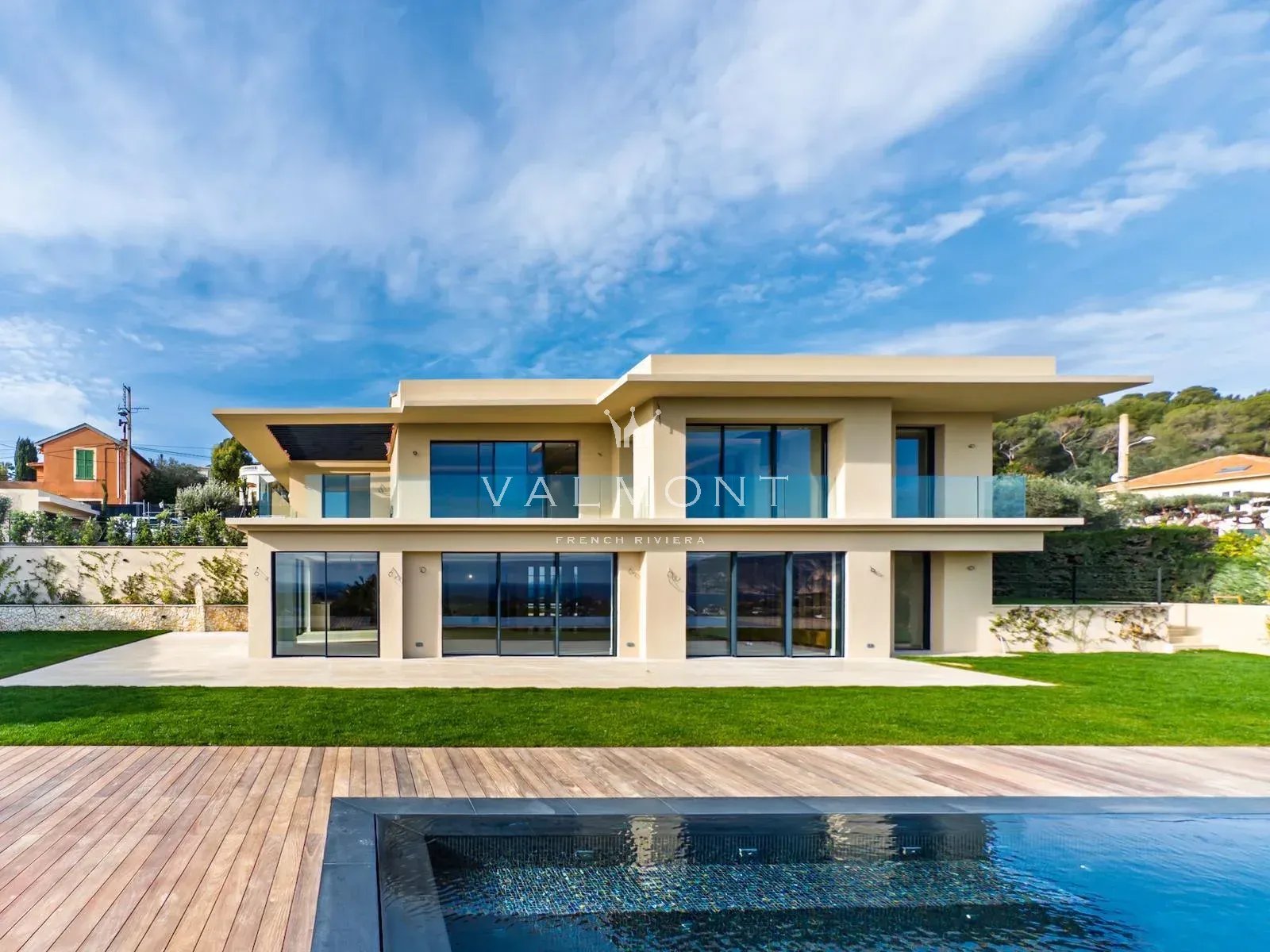 Villa contemporaine à Nice avec vue mer et piscine