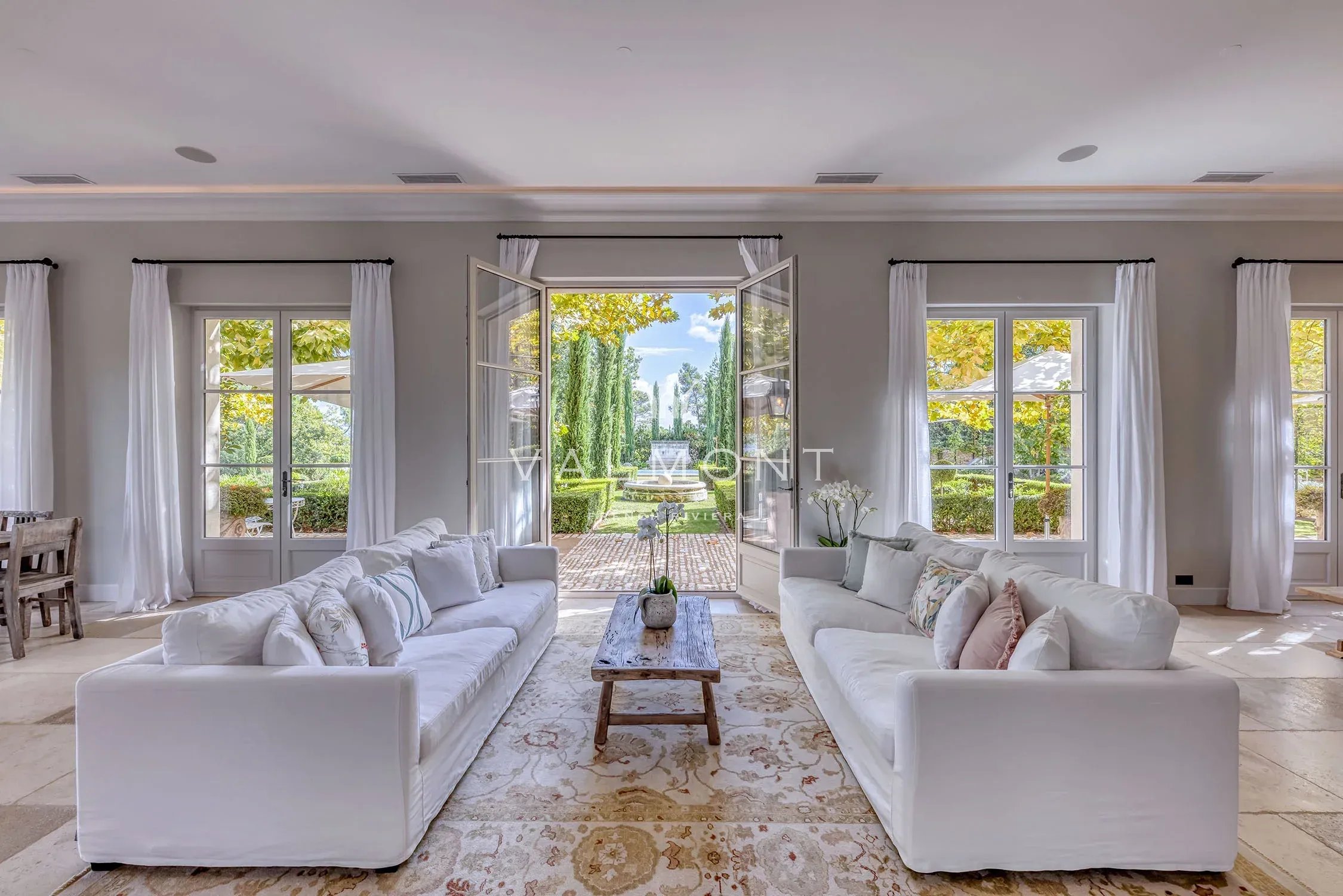 99710a5431b3dc72dc8a1ae8784360de_85a861c7e1_2250-original-101811-0.jpg Propriété d’exception au cœur d’un domaine privé et sécurisé