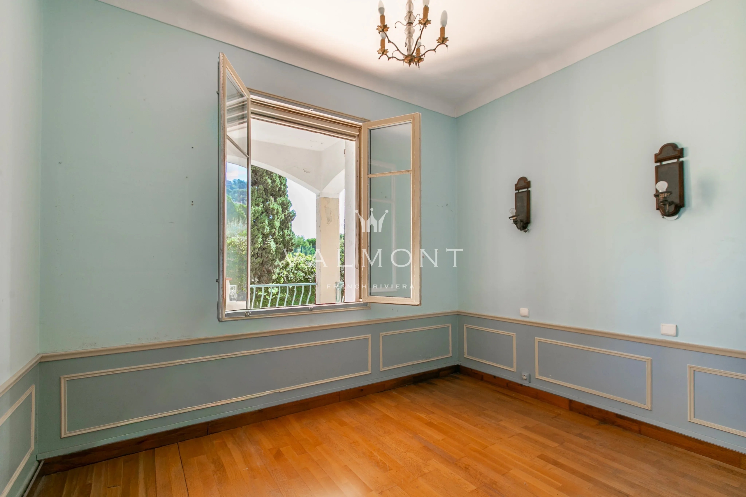 a9be94818d5efb64ec9f15706821be38_54d1420fbb_4095-original-101593-0.jpg Villefranche-sur-Mer – Villa Provençale à rénover