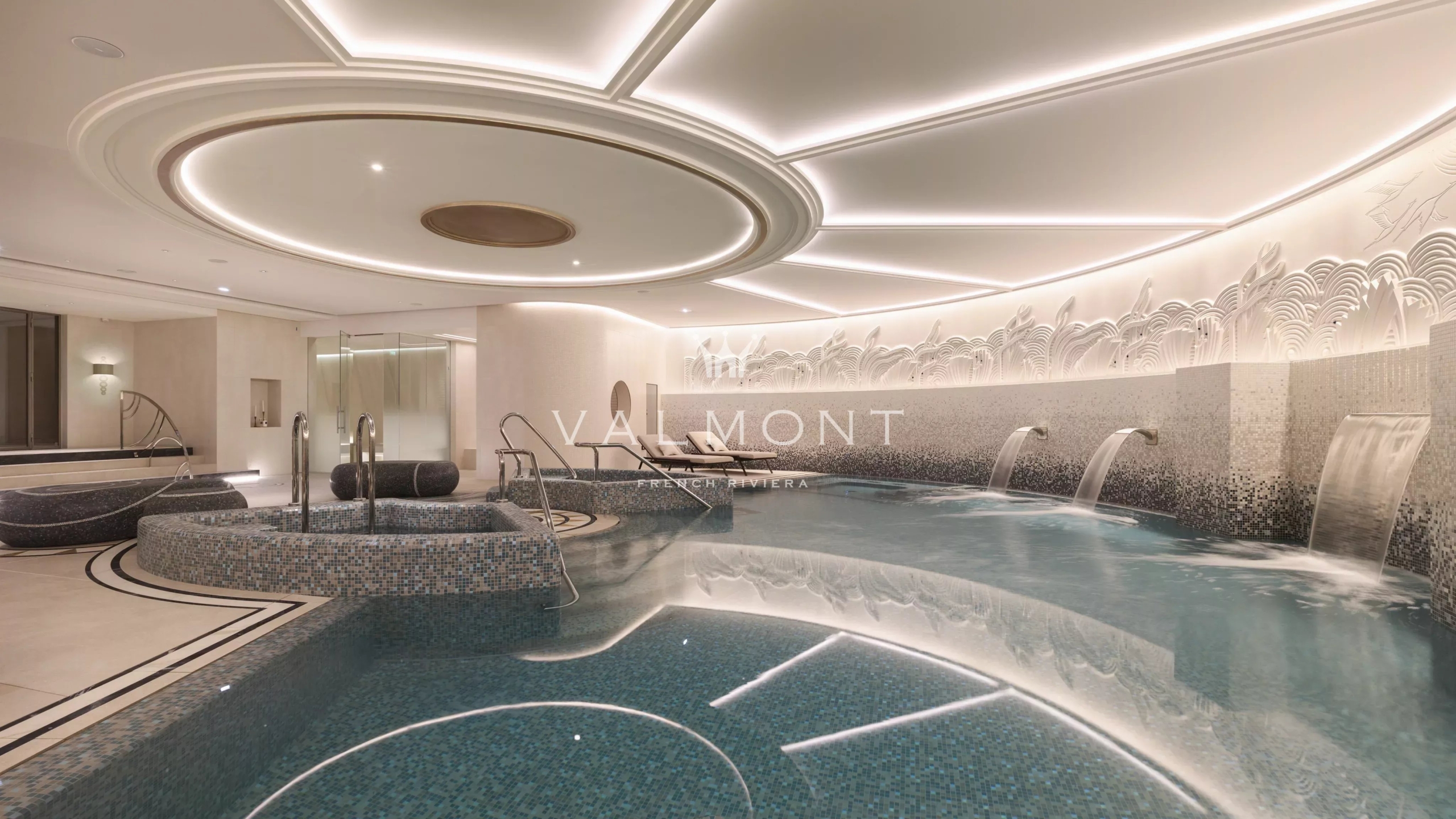 Duplex d’exception en rez-de-jardin avec piscine et maison d’amis