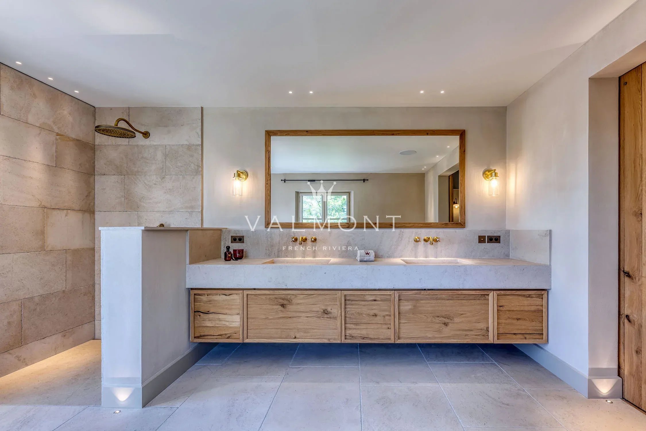 b3e03a0c1f0bce7e4e707ff6a72f2f78_c776905afb_2250-original-101811-0.jpg Propriété d’exception au cœur d’un domaine privé et sécurisé