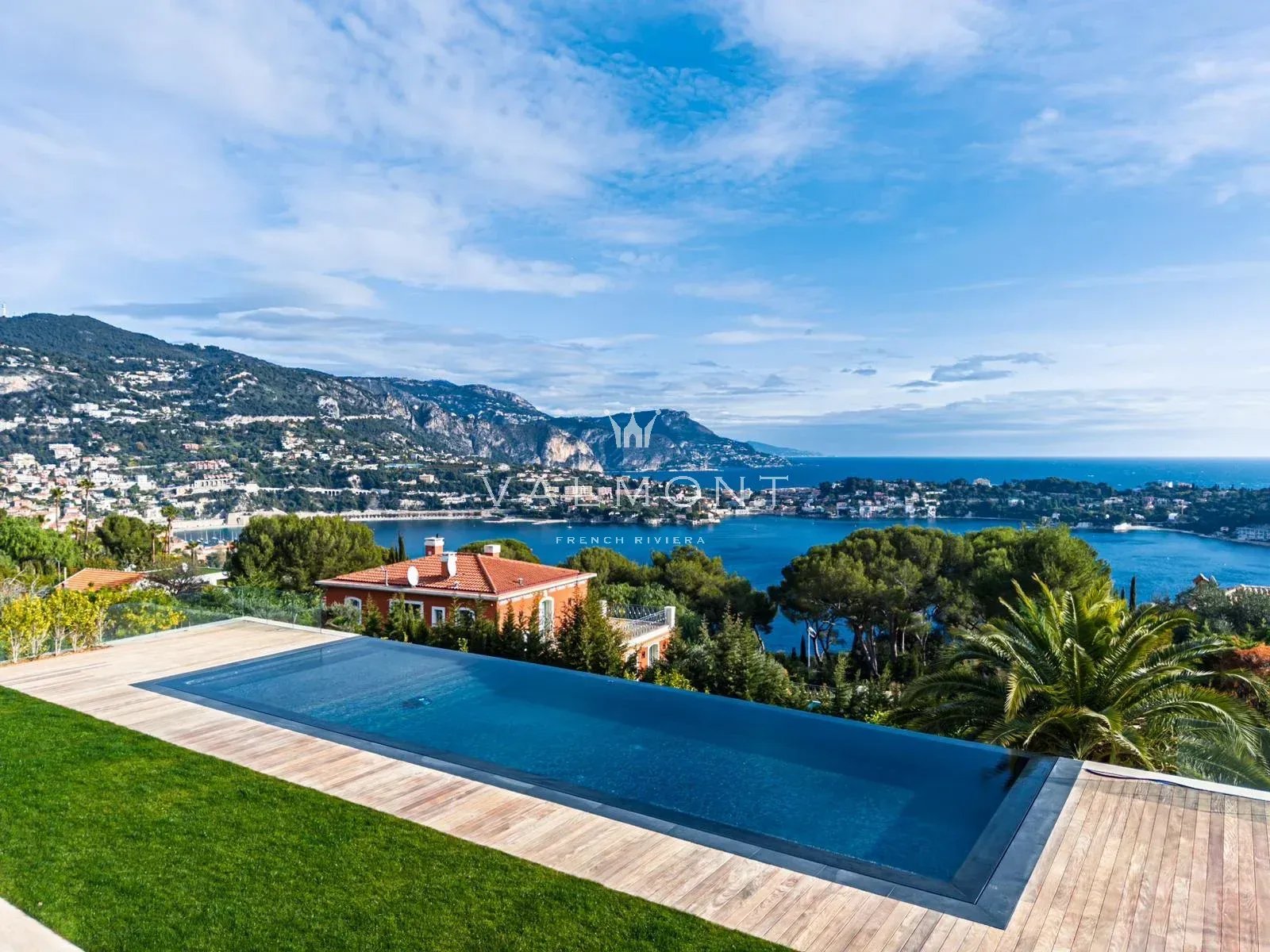 Villa contemporaine à Nice avec vue mer et piscine