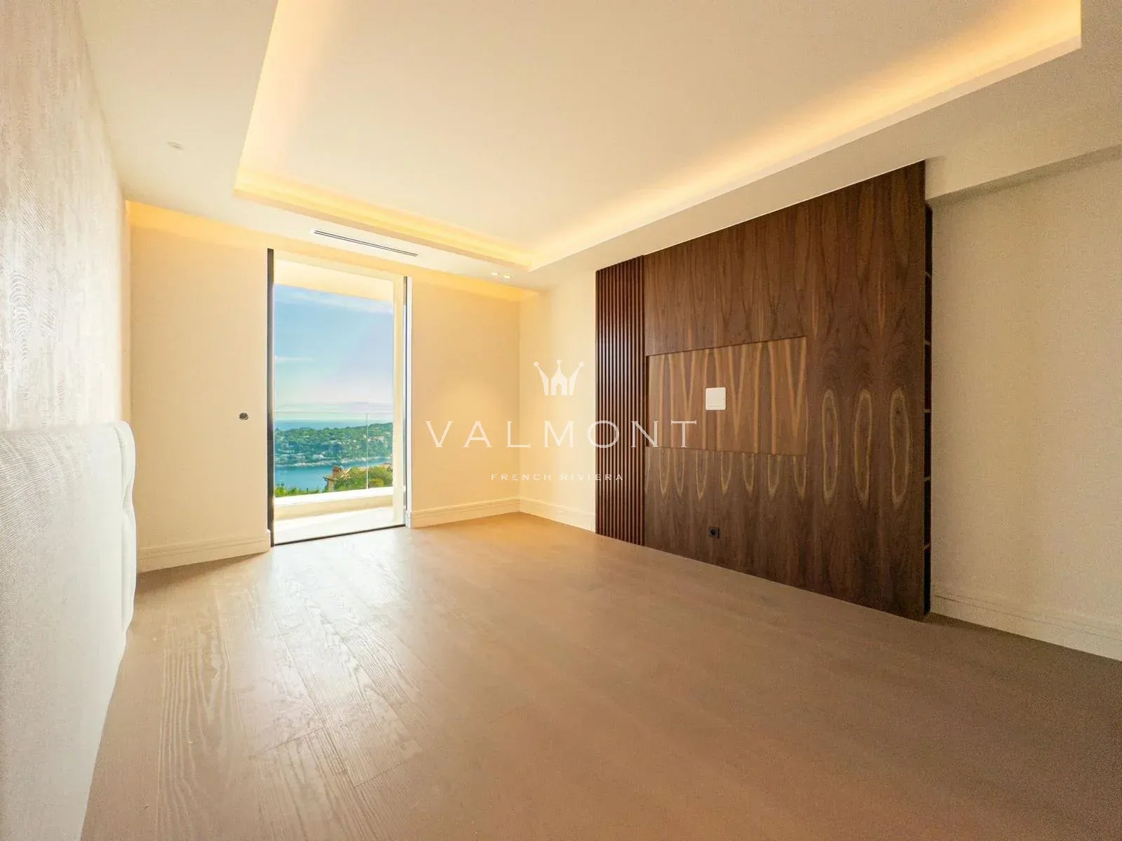 Villa contemporaine à Nice avec vue mer et piscine