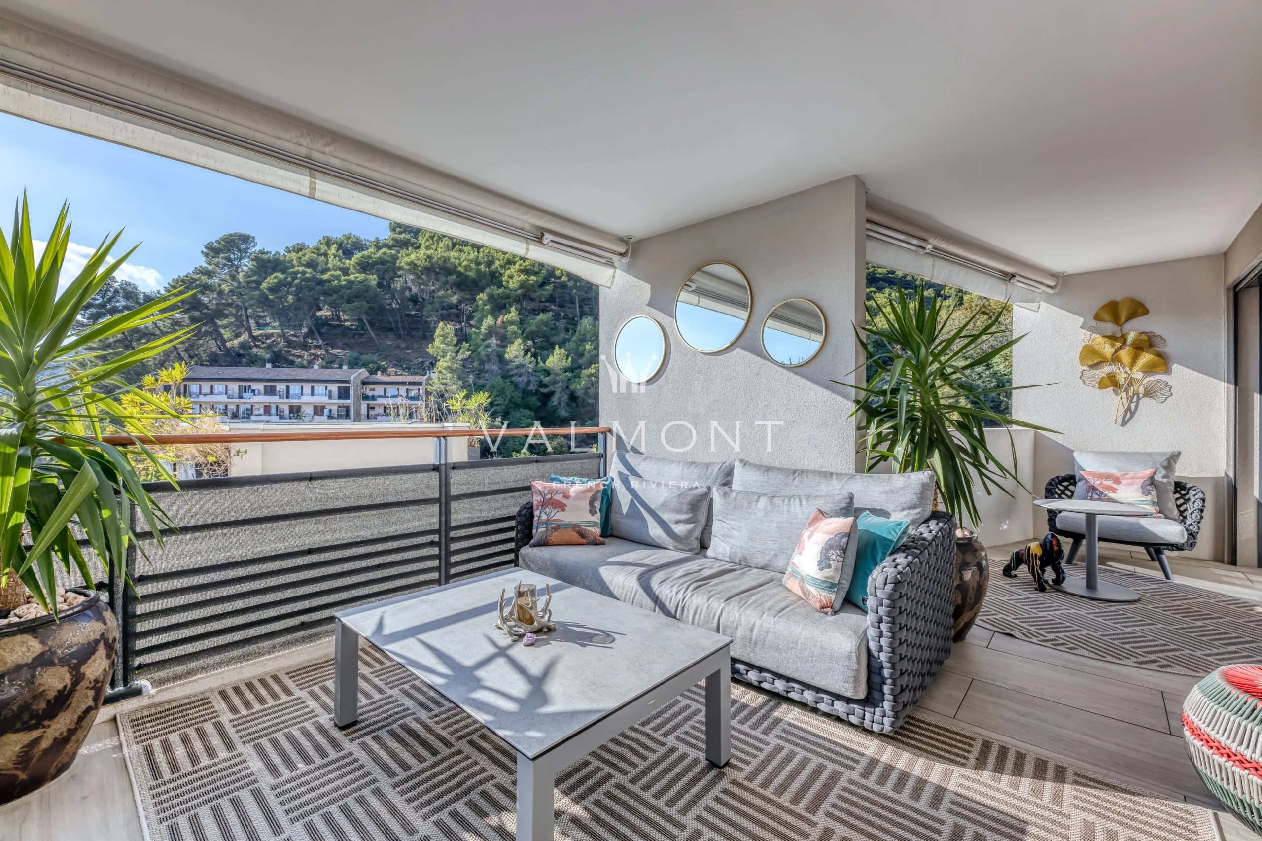 efa3d854801b332063ed5e4e16bb1c4f_653dd7d4ef_4096-original-101380-0.jpg Spacieux et lumineux appartement de 4 pièces – Terrasses