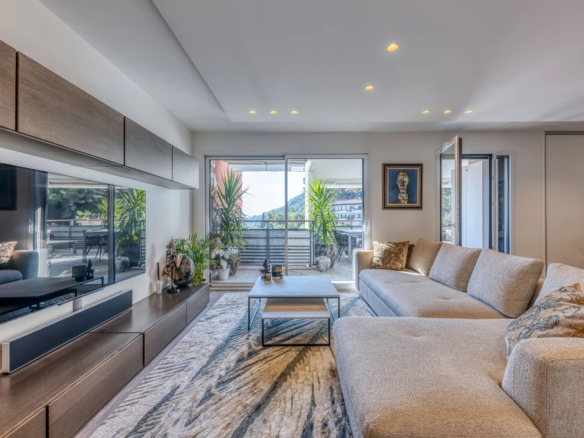 Spacious and Bright 3-Bedroom Apartment with Terraces